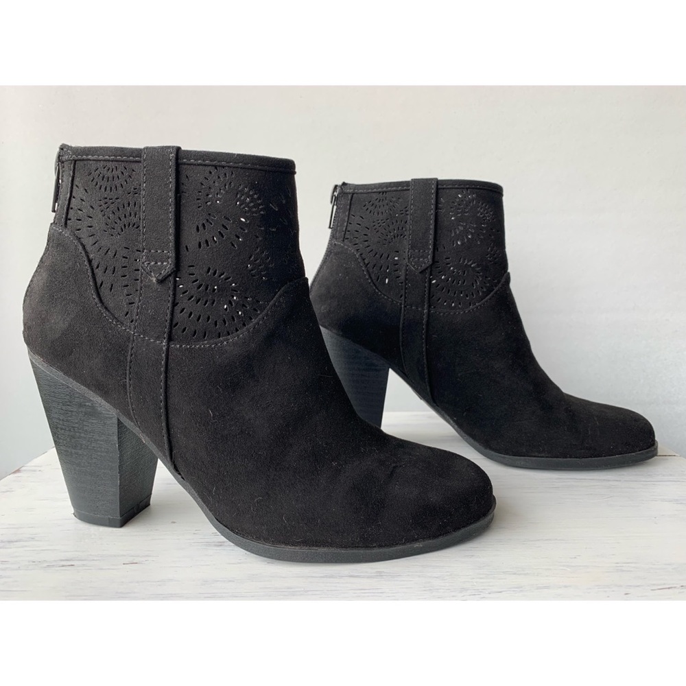 Qupid | Lazer cut black suede healed western booties